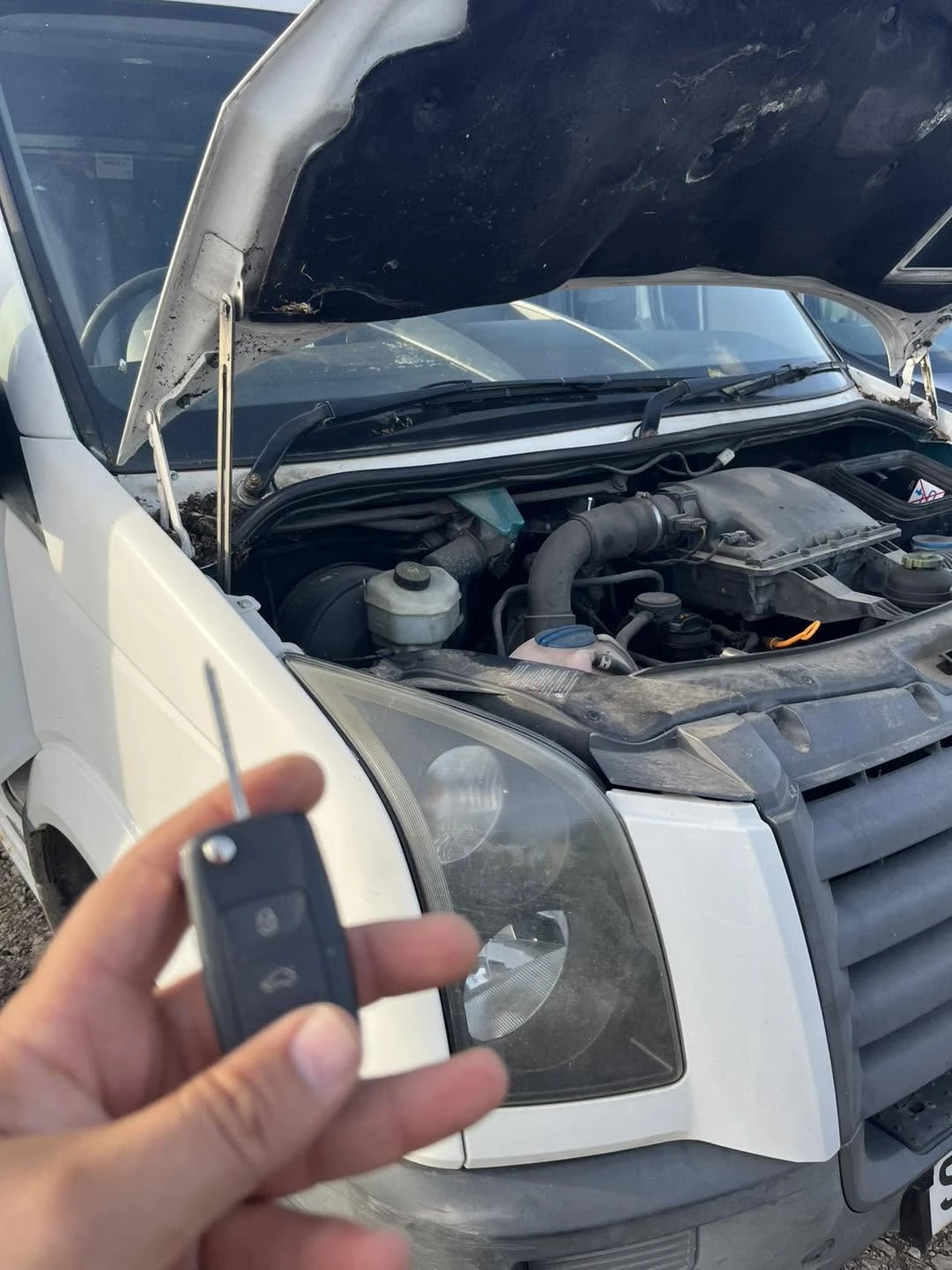 Volkswagen Crafter all keys lost van key replacement in Droitwich
